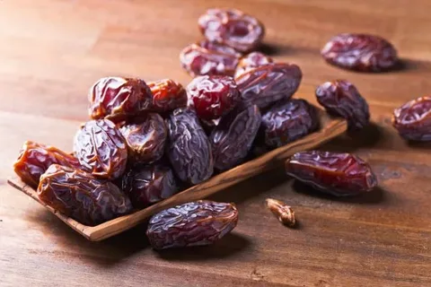 تصویر 3 از فروش خرما پیارم درجه یک صادراتی + قیمت خرید به صرفه